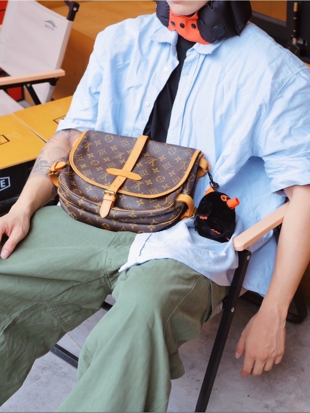 Louis Vuitton Monogram Canvas Messenger Bag with Tan Trim - Picture 9 of 14